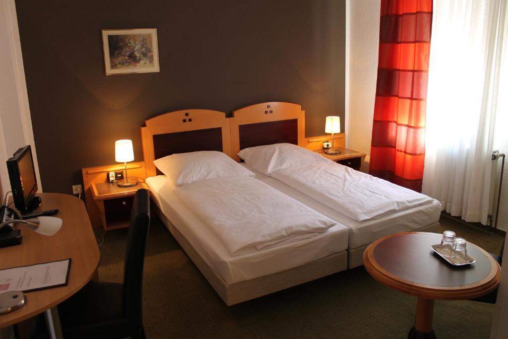 Zum Loewen Otel Bad Homburg vor der Höhe Oda fotoğraf
